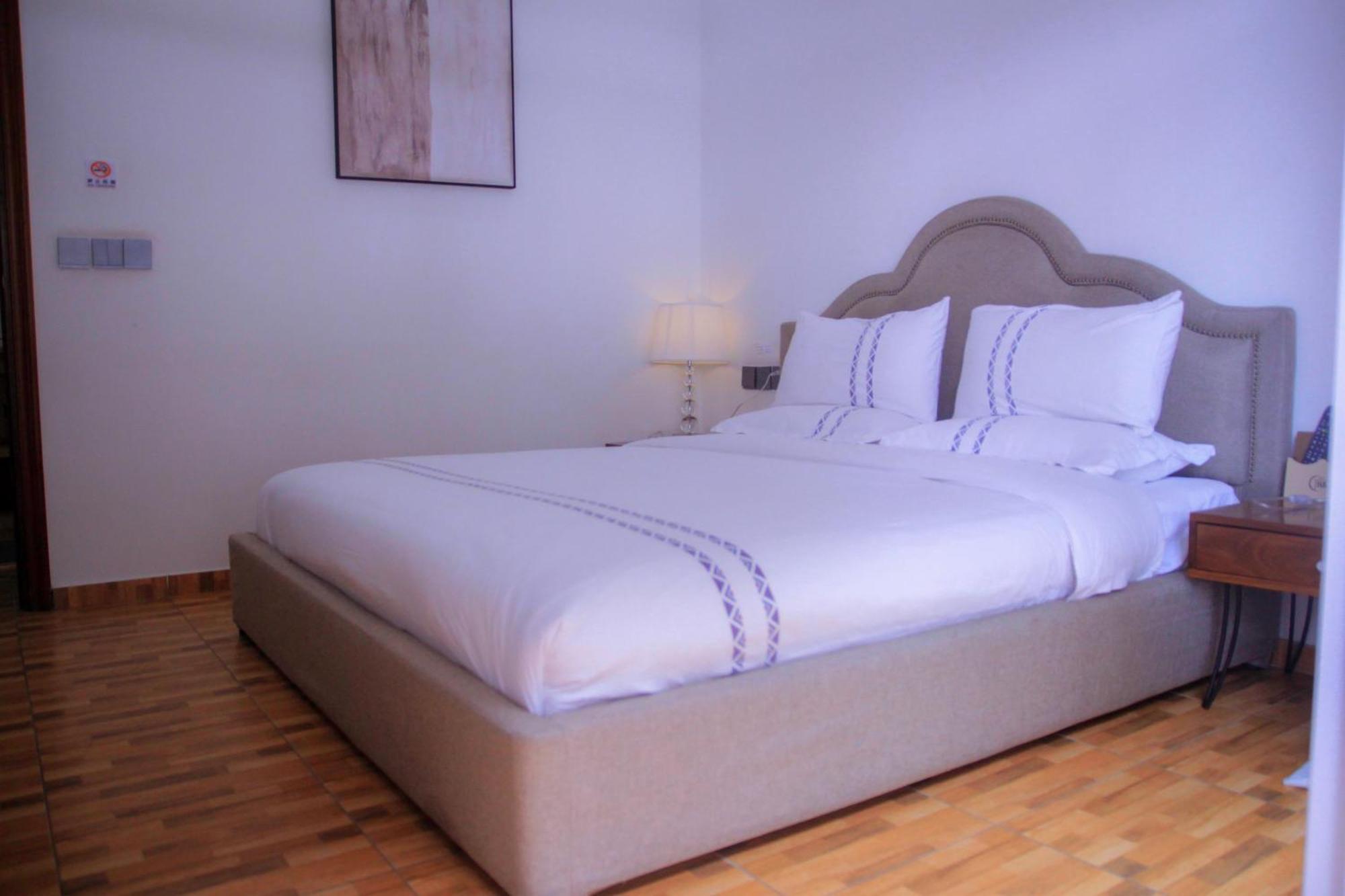 H&H Hotel Kinşasa Dış mekan fotoğraf