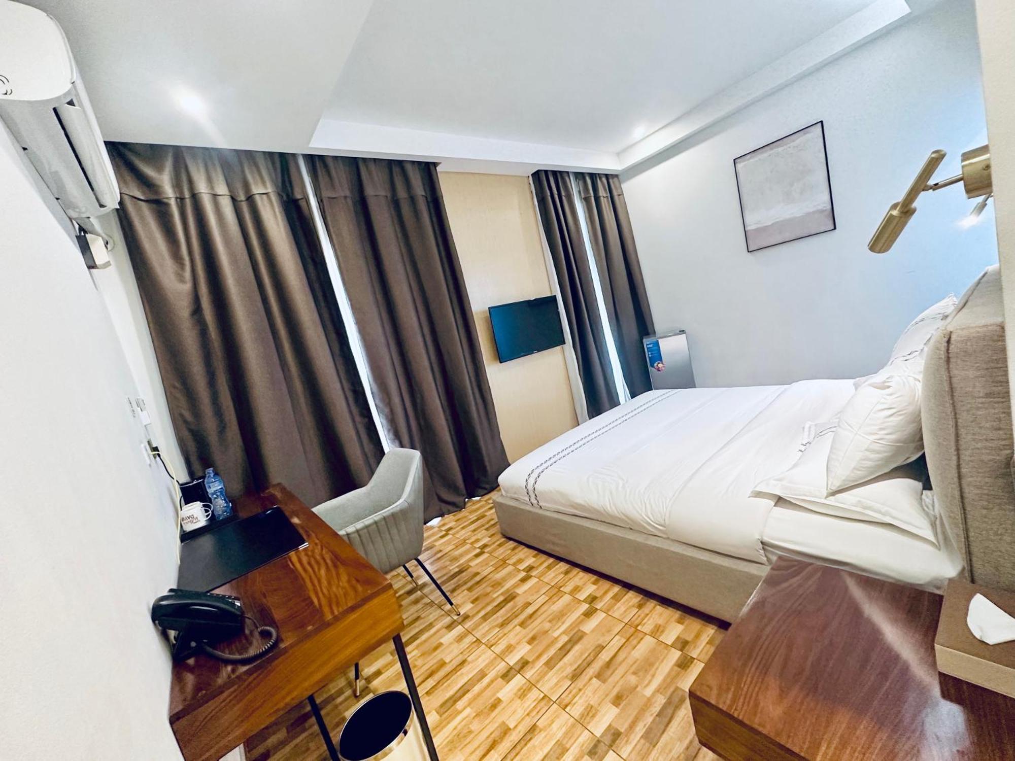 H&H Hotel Kinşasa Dış mekan fotoğraf
