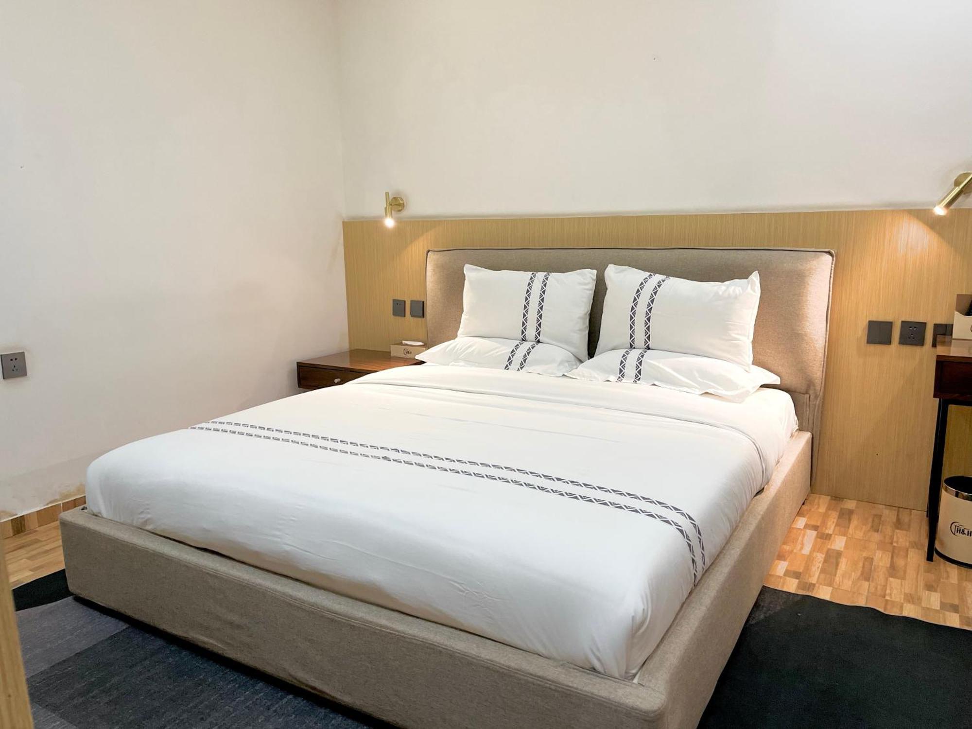 H&H Hotel Kinşasa Dış mekan fotoğraf