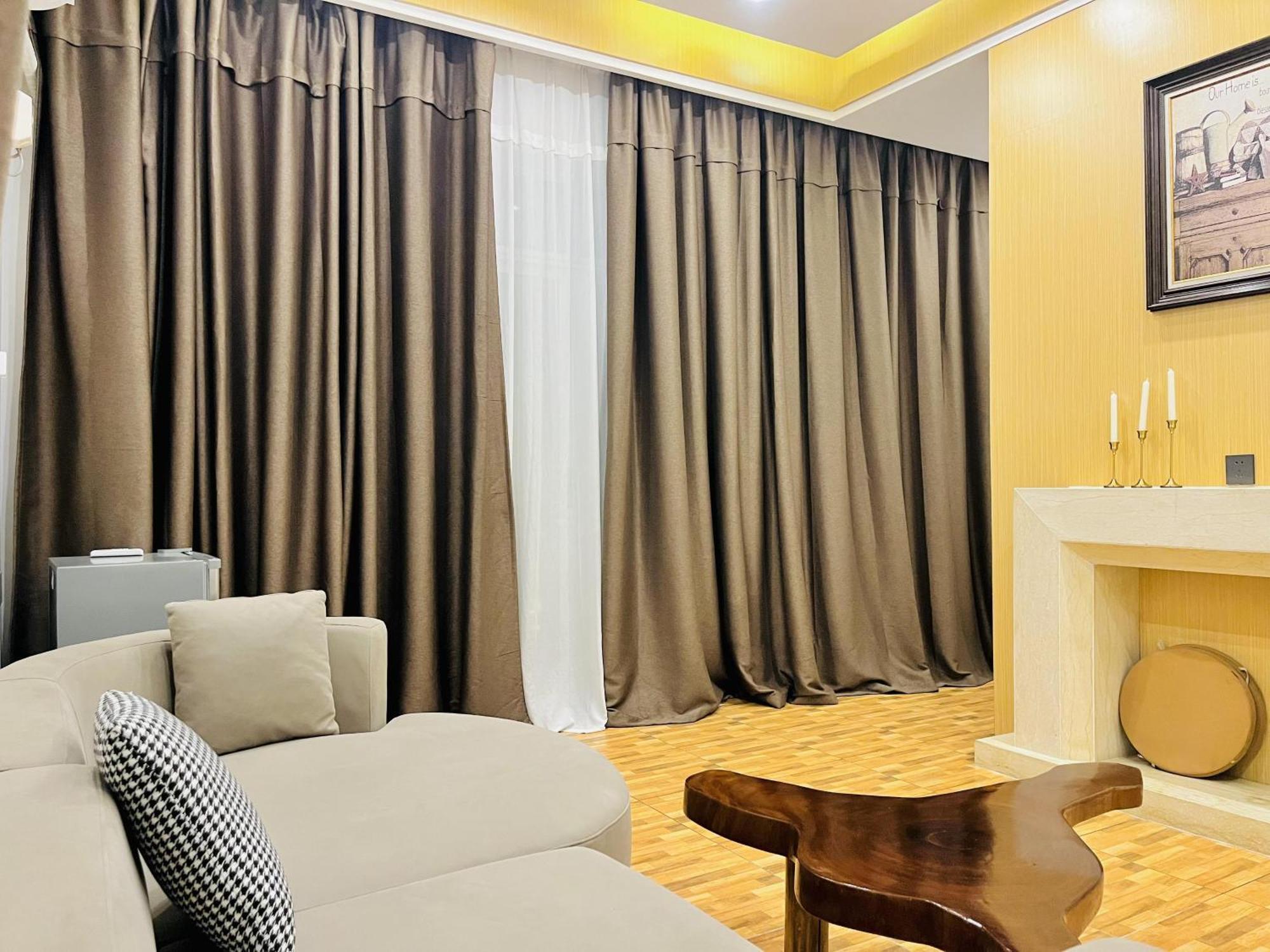 H&H Hotel Kinşasa Dış mekan fotoğraf