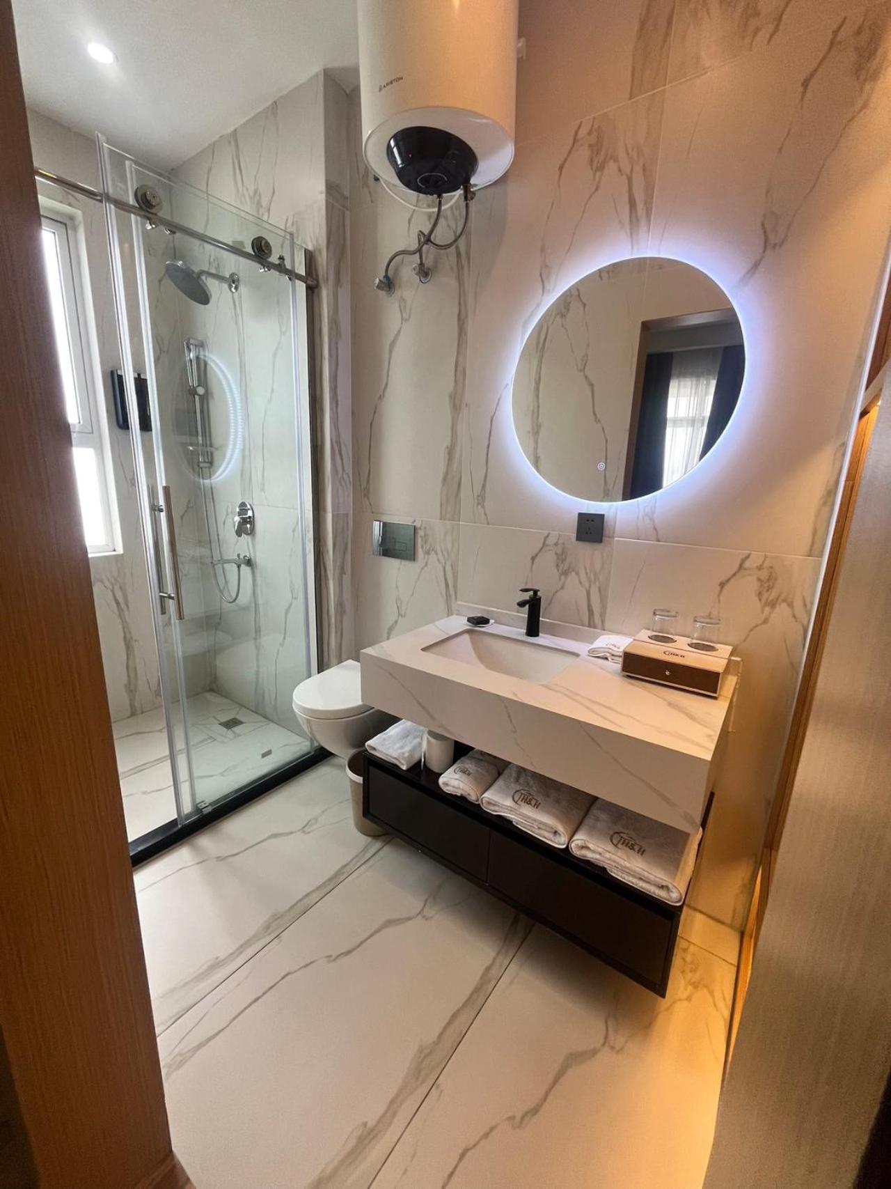 H&H Hotel Kinşasa Dış mekan fotoğraf