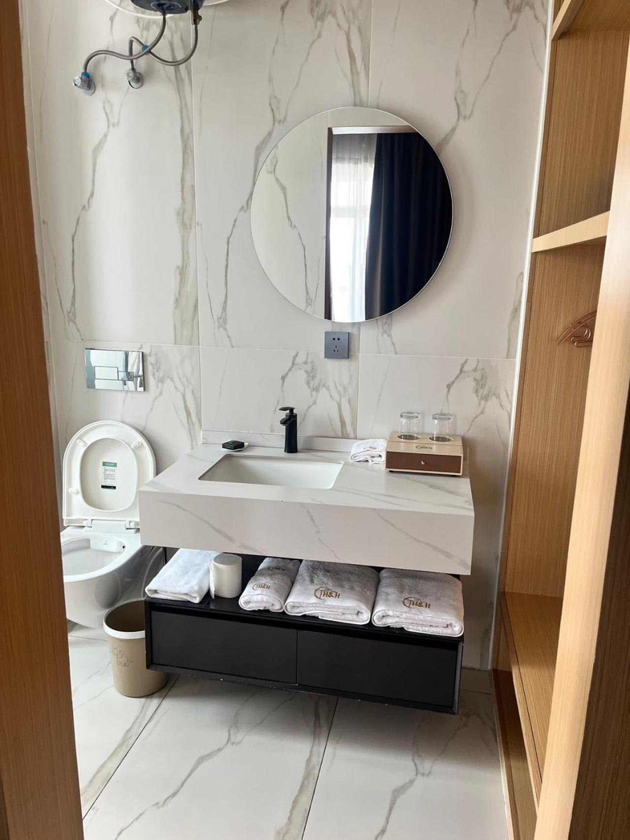 H&H Hotel Kinşasa Dış mekan fotoğraf